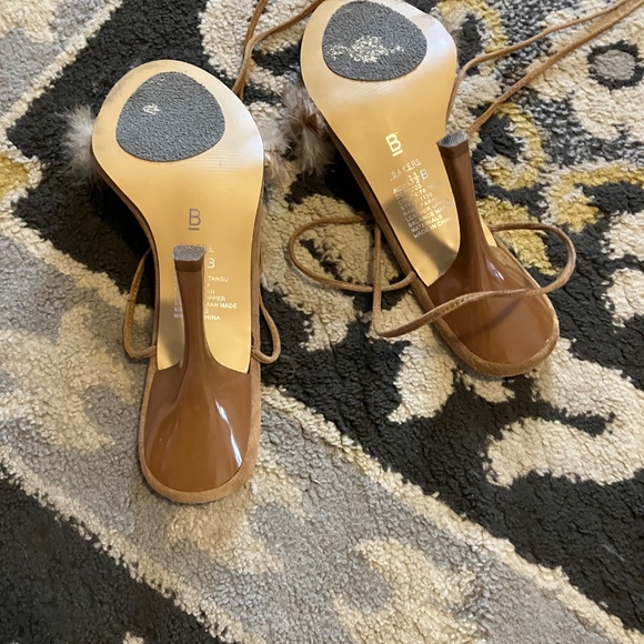 High heels - Picture 3 of 3